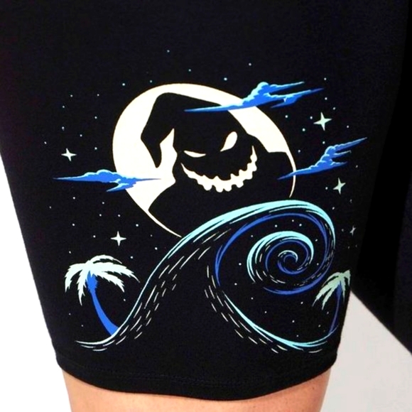 ❤️NWT VINTAGE TORRID SHORTS NIGHTMARE BEFORE CHRISTMAS OOGIE BOOGIE HALLOWEEN - Picture 2 of 12